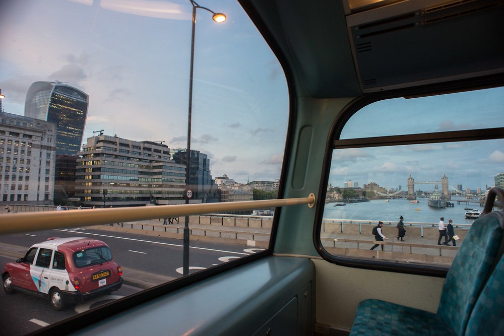 London, 17/08/2017: Thames and London Bridge from the bus. © Andrea Sabbadini